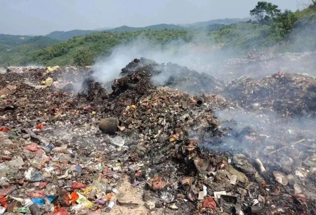 國內(nèi)垃圾臭氣問題嚴峻，潔匠異味控制液帶來清新.jpg